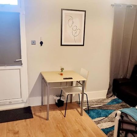 Stylish Apartment, Self Check-In, Ideal 4 Contractors, 25Mins To Gatwick Airport Thornton Heath Kültér fotó