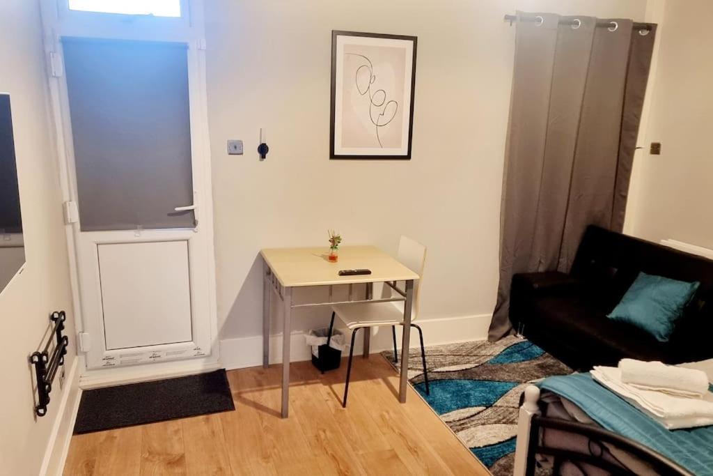 Stylish Apartment, Self Check-In, Ideal 4 Contractors, 25Mins To Gatwick Airport Thornton Heath Kültér fotó